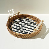 سینی حصیری راتان کوچک با دسته و کف صدفکاری English Home