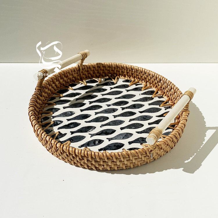سینی حصیری راتان کوچک با دسته و کف صدفکاری English Home