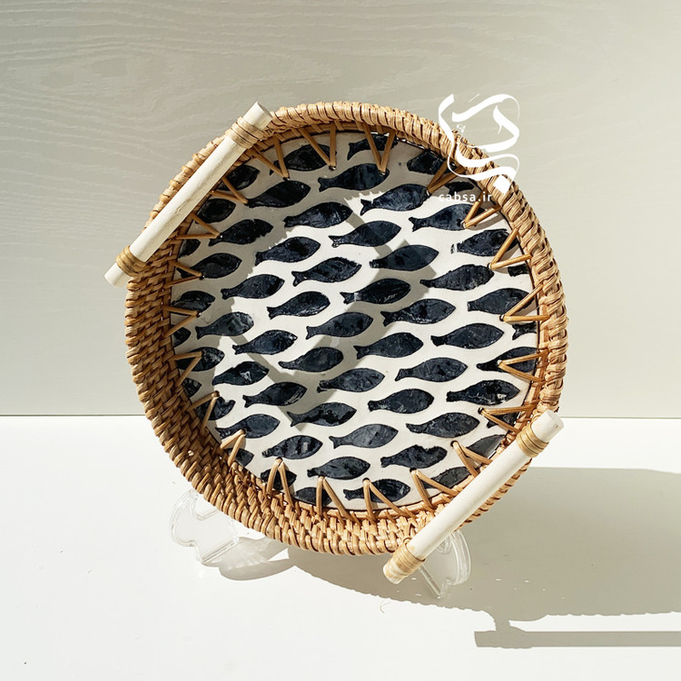 سینی حصیری راتان کوچک با دسته و کف صدفکاری English Home