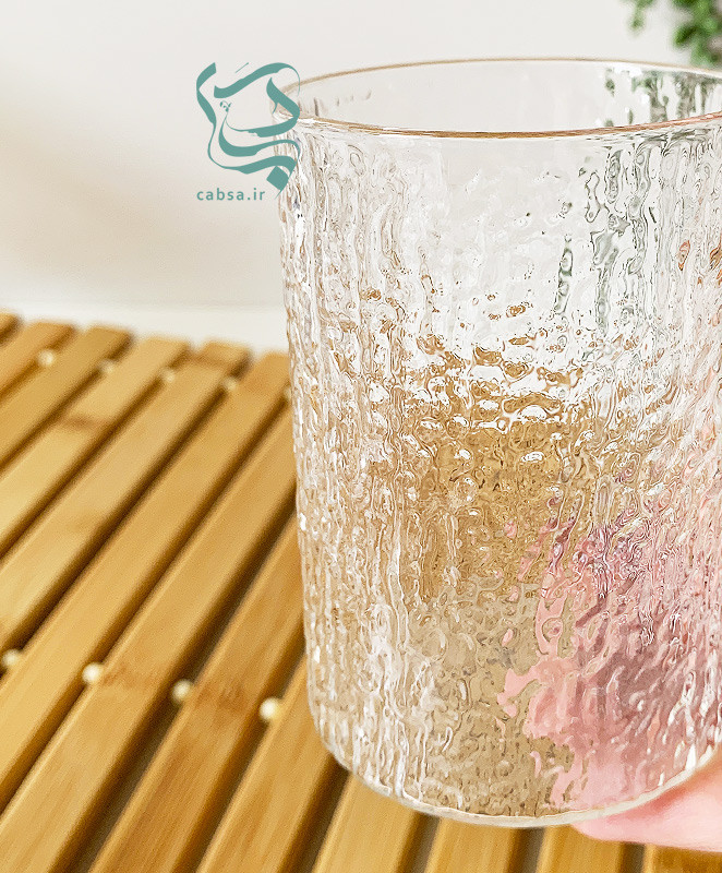 لیوان پیرکس طرح برفی دسته طلایی ماگ شفاف مناسب سرو نوشیدنیهای گرم و سرد