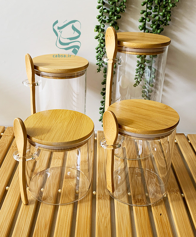 بانکه پیرکس با درب بامبو و قاشق – نمای اصلی