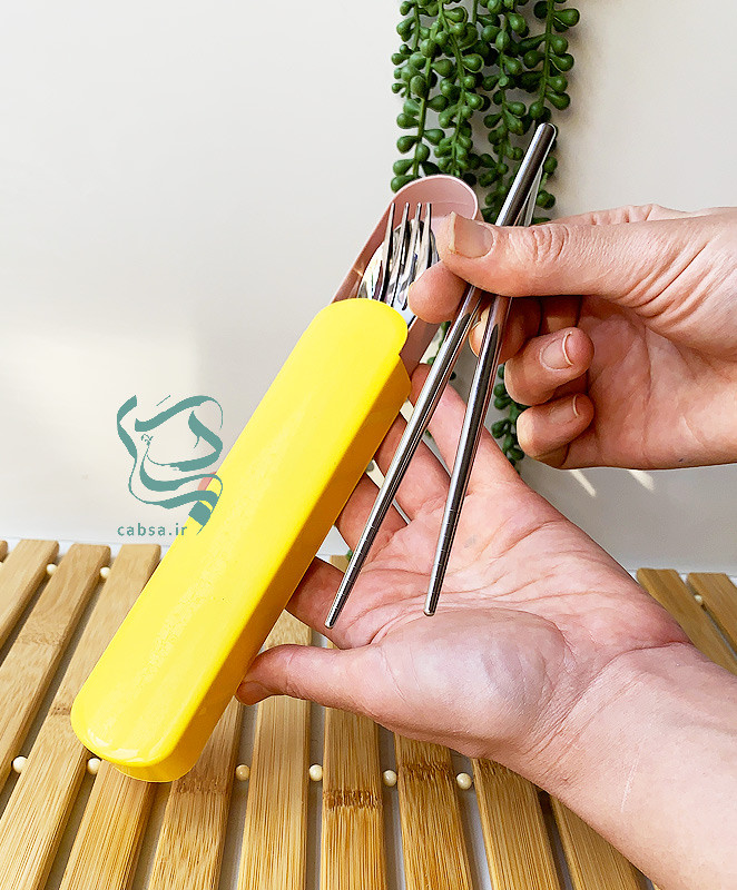 قاشق و چنگال مسافرتی با نگهدارنده