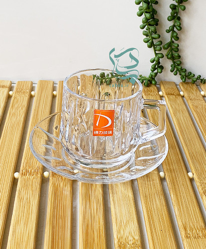 فنجان و نعلبکی مدل نیزه برند دلی بسته 12 تکه – نمای اصلی